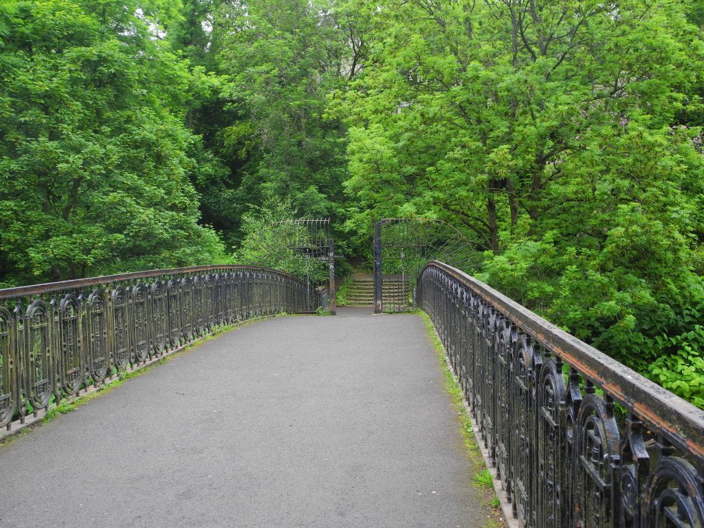 kelvingrove park in glasgow scotland