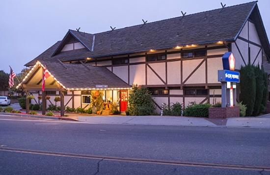 King Frederik Inn Solvang