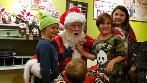 supper-with-santa-apple-farm-inn