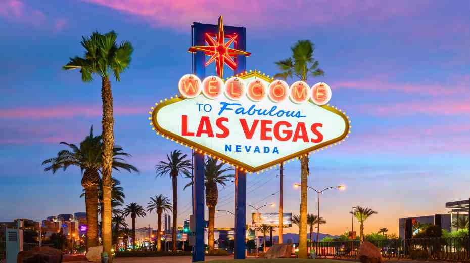 Free photo ops at the Las Vegas sign