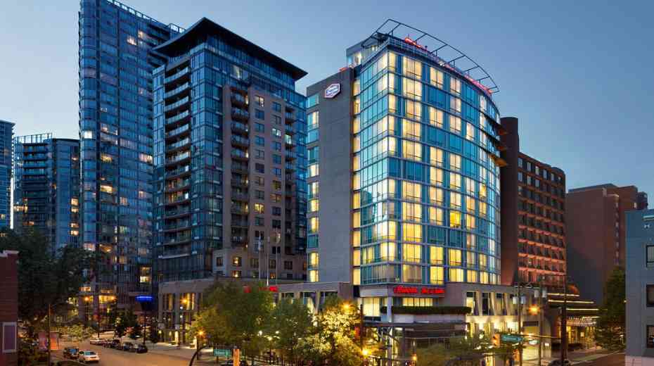 Hampton Inn & Suites by Hilton Vancouver Family Hotel