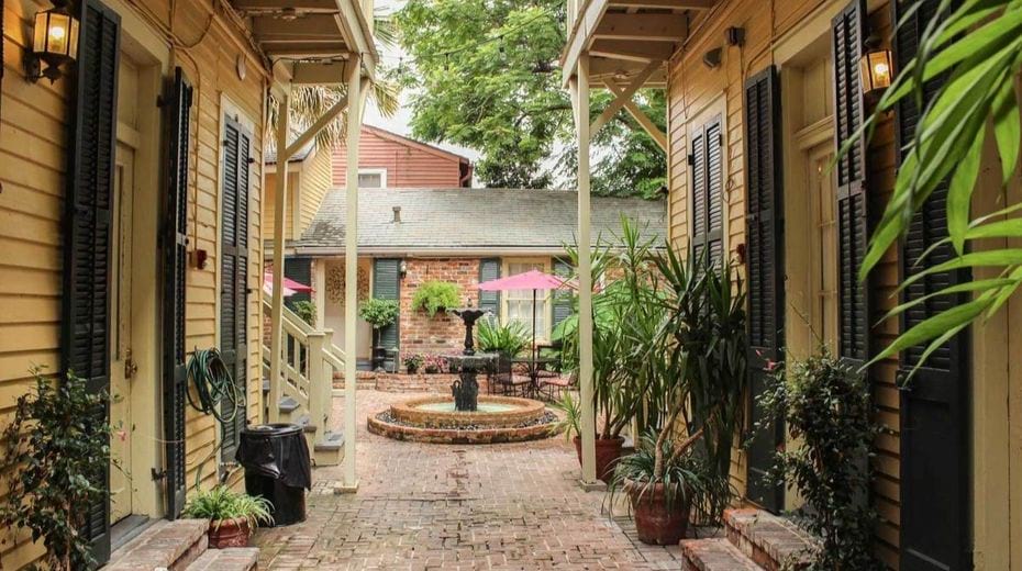 Andrew Jackson Hotel Courtyard