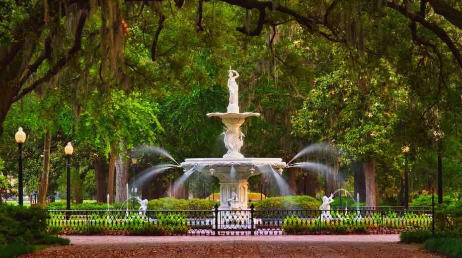 Savannah Georgia best town to visit during Halloween