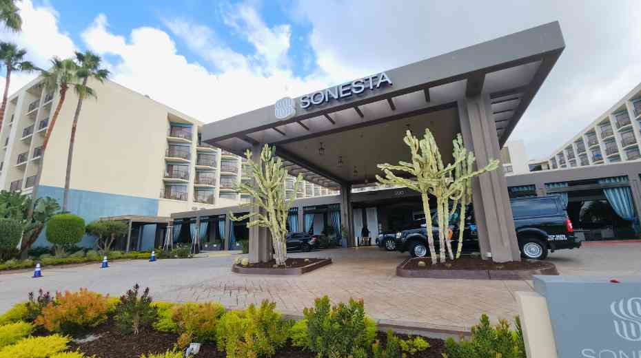 Sonesta Redondo Beach & Marina family-friendly hotel near LAX
