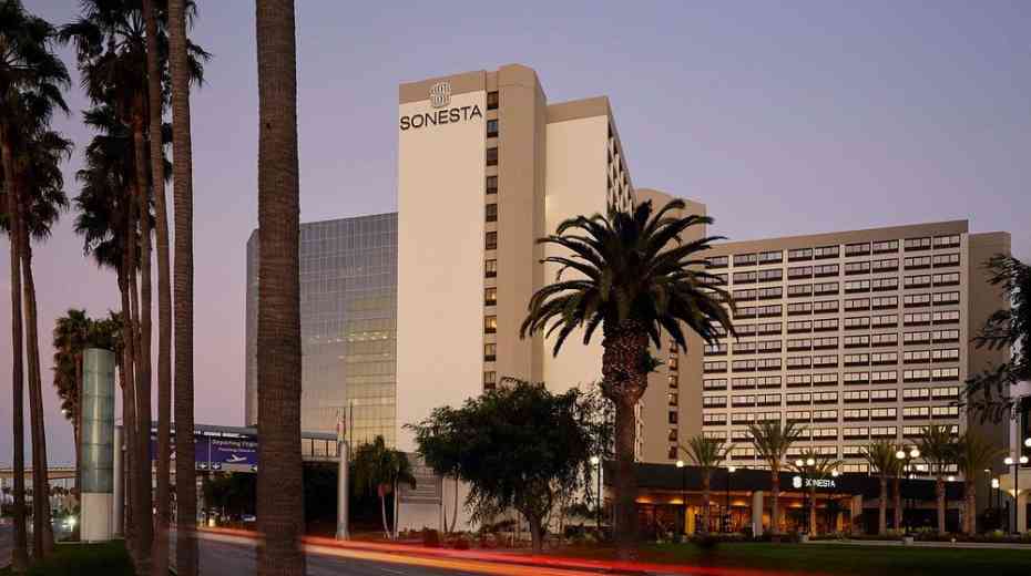 Sonesta-lax-family-hotel-near-airport