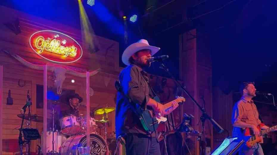 Gilly's Saloon and BBQ Restaurant Las Vegas Live Music
